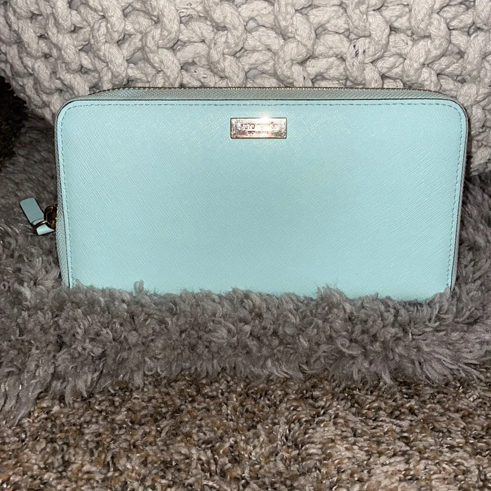 Kate spade zippered wallet - Picture 1 of 5